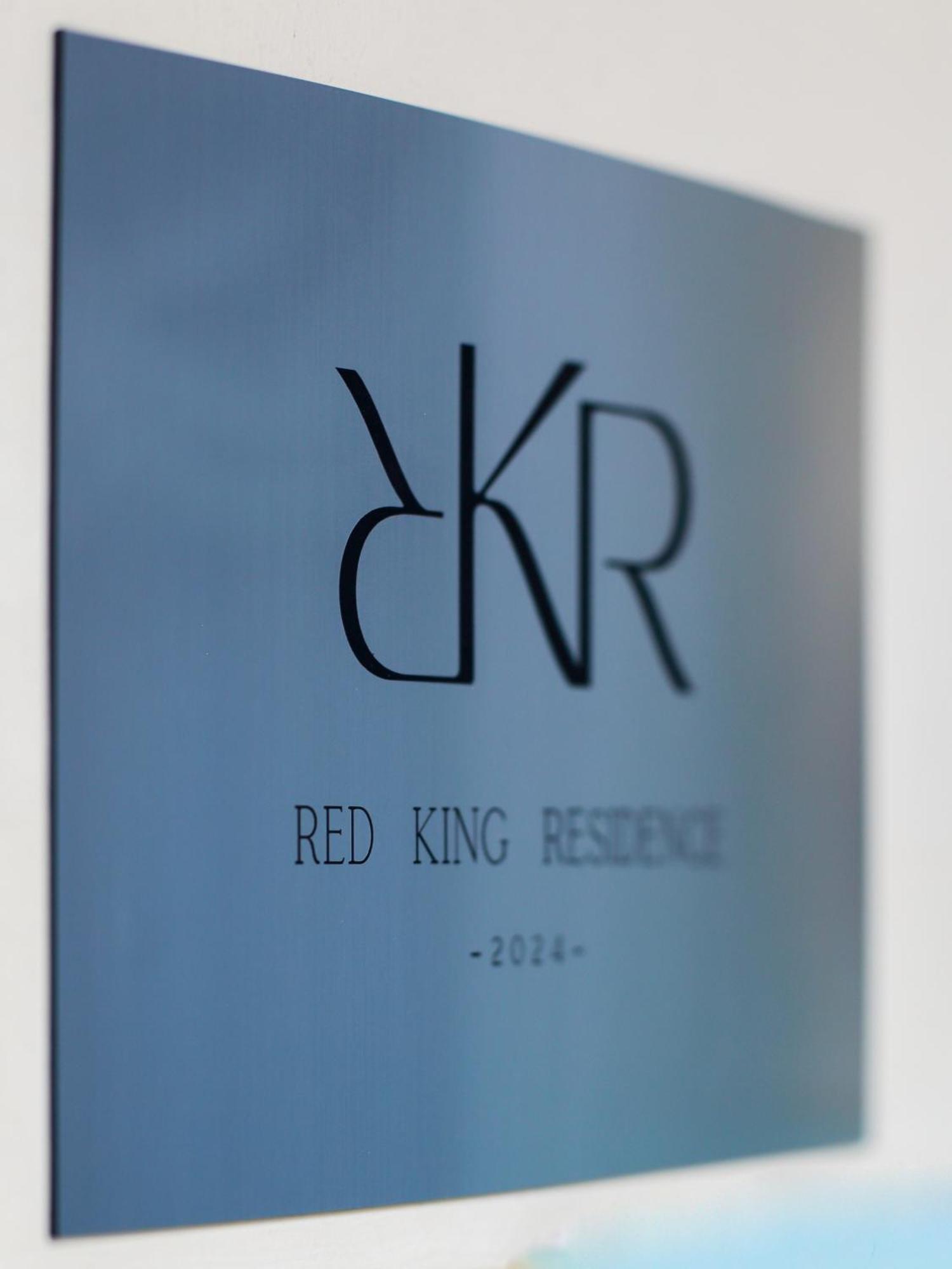 Apartment Red King